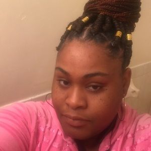 Meet your Posher, Simone